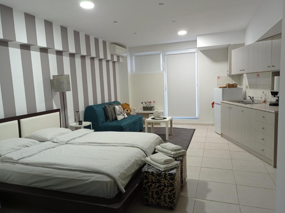 Nice Studio Néoi Epivátai Ngoại thất bức ảnh